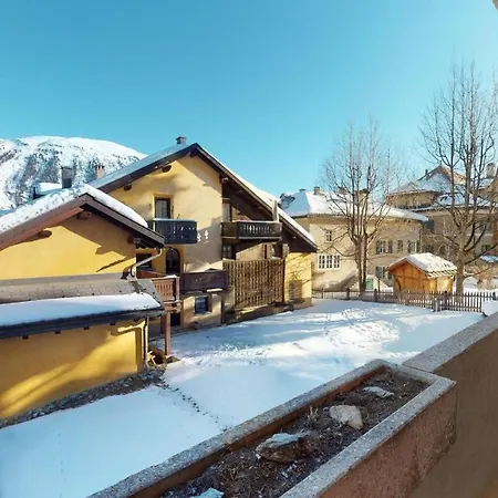 La Dmura Apartment Samedan